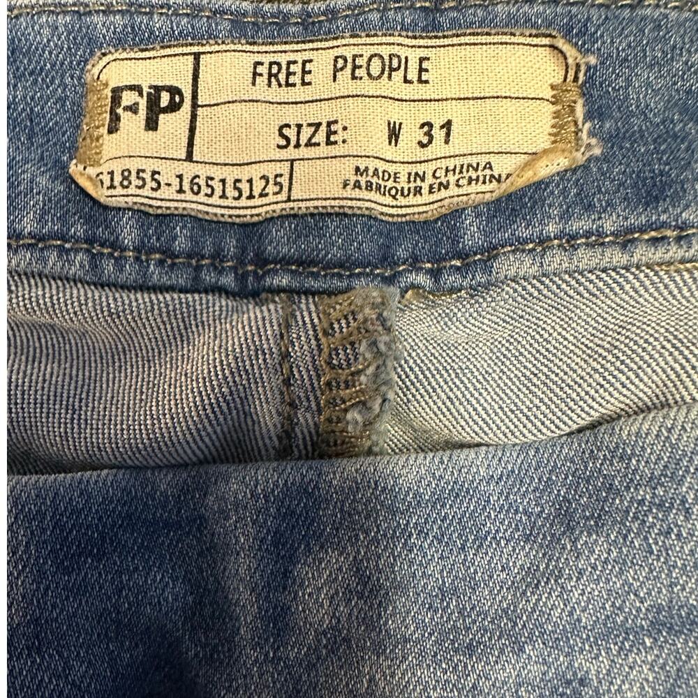Free People Light Wash Slit Flare Jeans Size 31 - Picture 3 of 8
